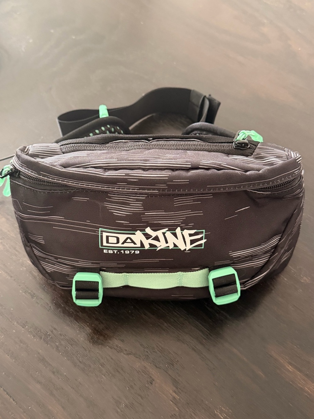 Dakine 2L Bike Waist Bag - Black/Mint - Excellent Condition